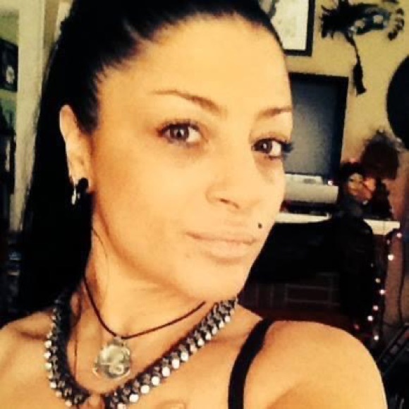 Meet your Posher, Holly - Picture 2 of 6